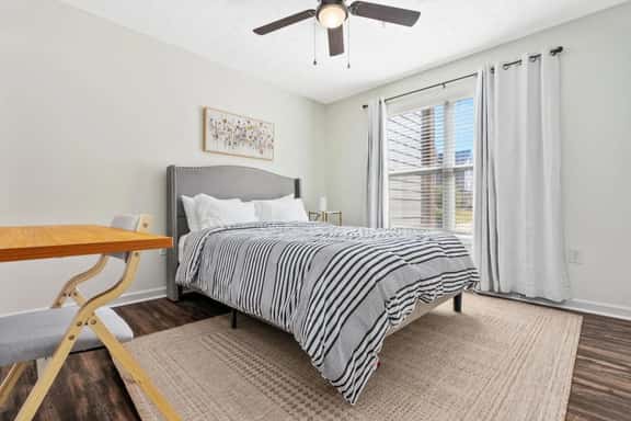 Room #1 in 4 room condo - Image 1